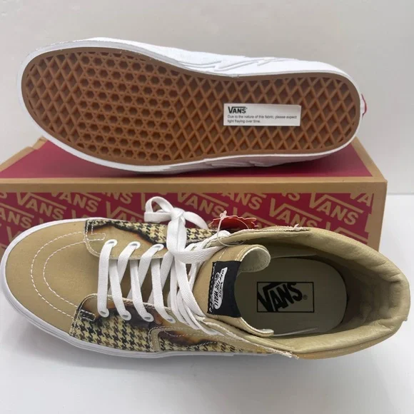 Vans Men’s Sk8-Hi Bolt (Big Reveal)
Taos Taupe Sneakers
VN0A5JIVAZP - Picture 5 of 16